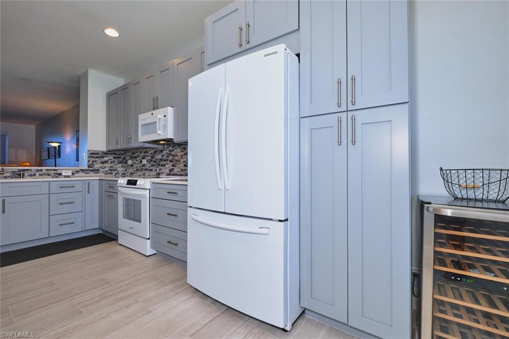 SUTTON WALK - Residential