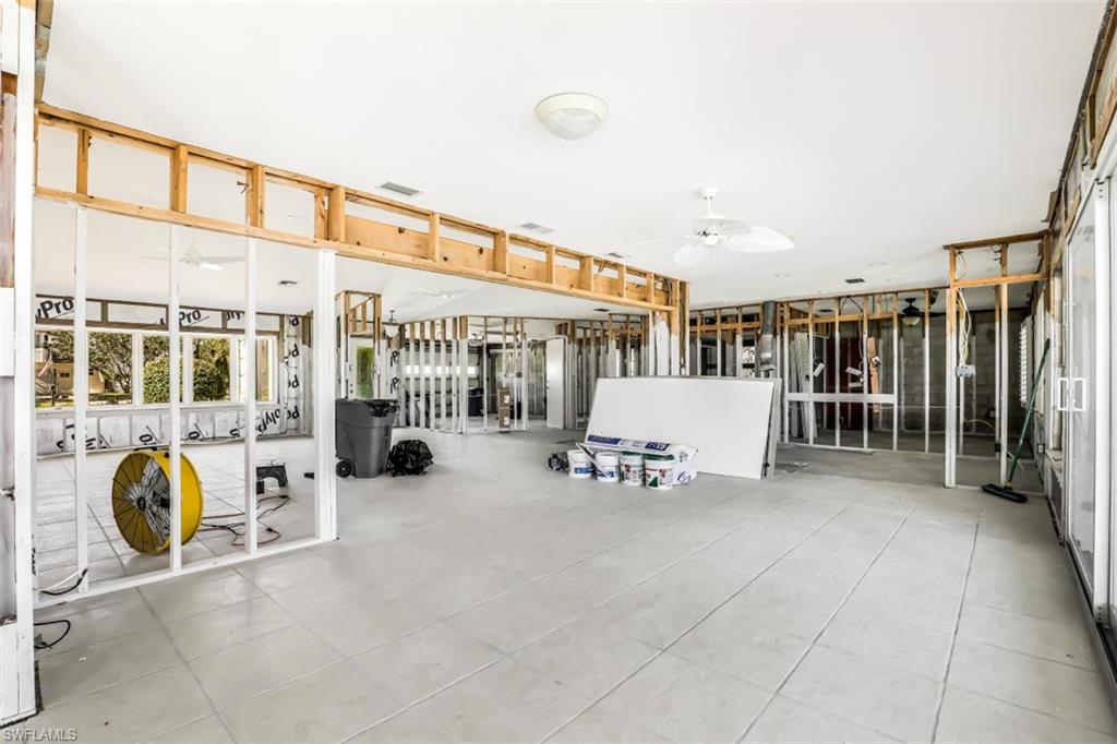 IMPERIAL SHORES - Residential