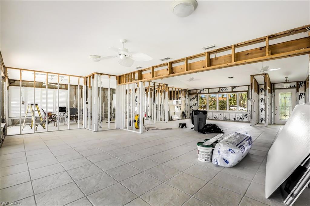 IMPERIAL SHORES - Residential