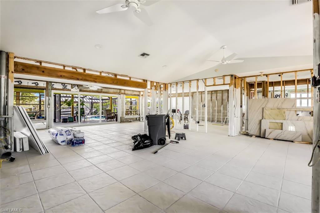 IMPERIAL SHORES - Residential