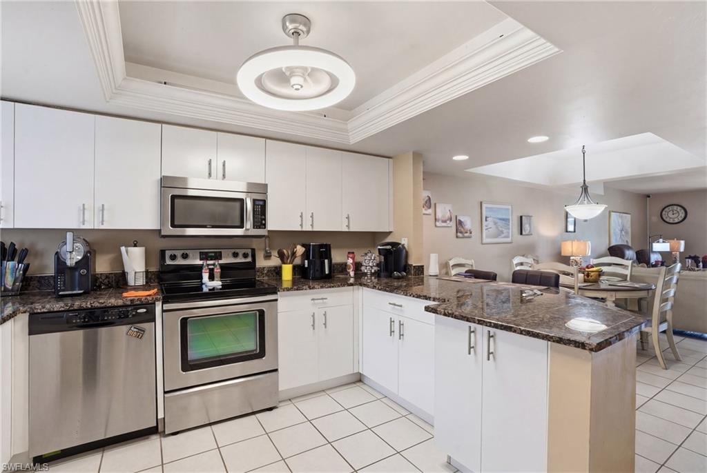 SUNSET LAKE CONDO - Residential