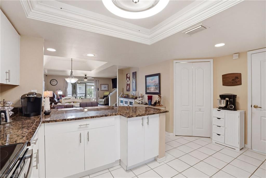 SUNSET LAKE CONDO - Residential