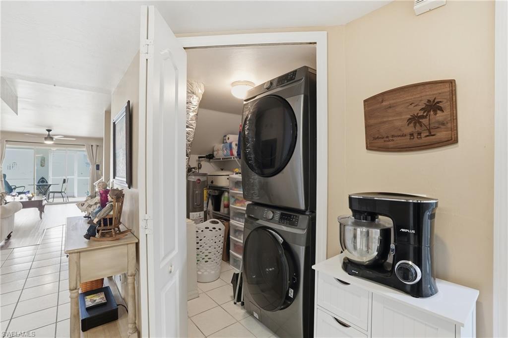SUNSET LAKE CONDO - Residential
