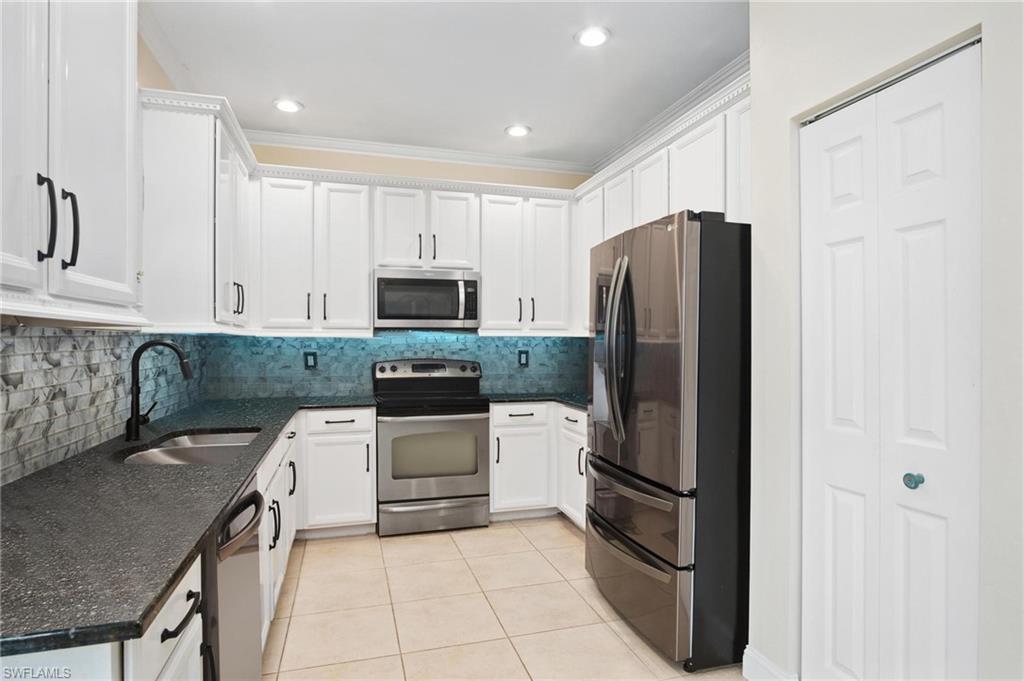 PROMENADE EAST - Residential