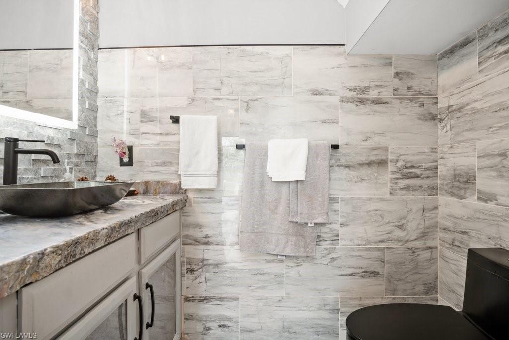 PROMENADE EAST - Residential