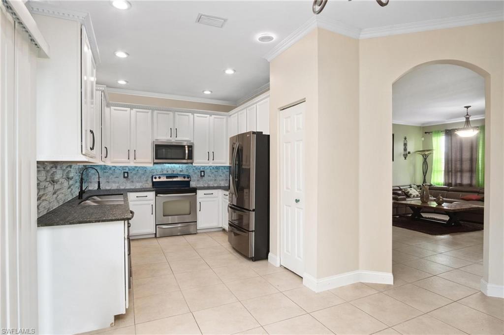 PROMENADE EAST - Residential