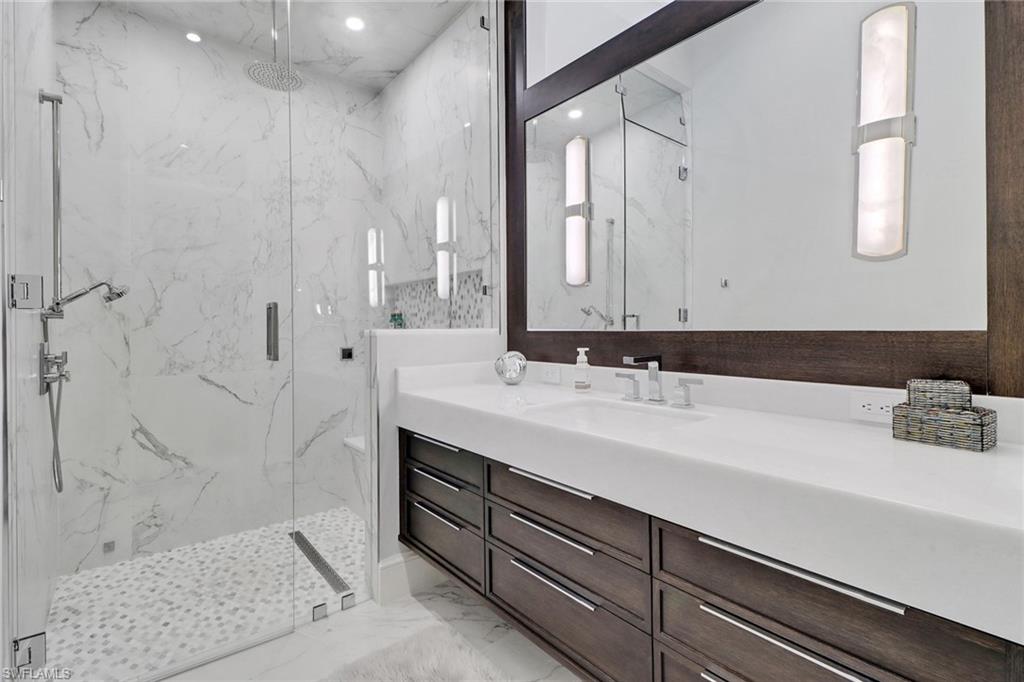 MOORINGS - Residential