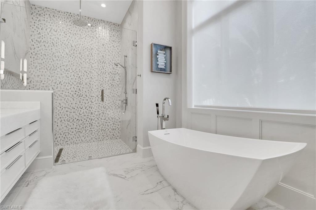 MOORINGS - Residential