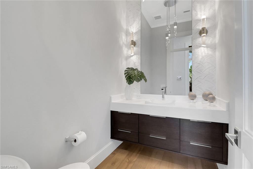 MOORINGS - Residential