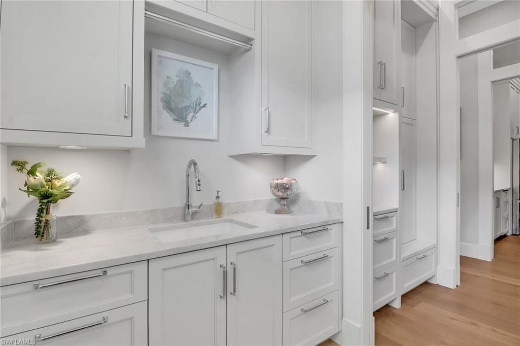 MOORINGS - Residential