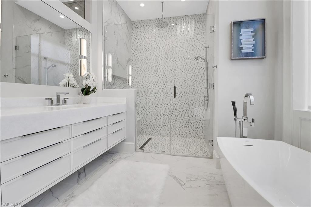 MOORINGS - Residential