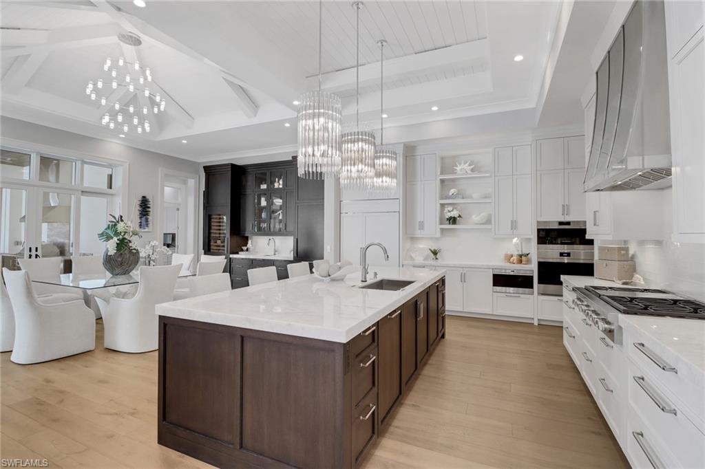 MOORINGS - Residential