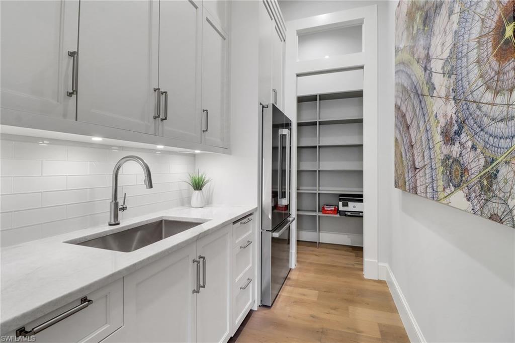 MOORINGS - Residential