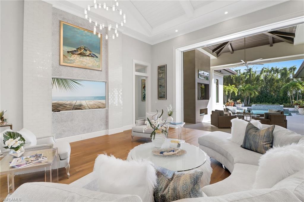 MOORINGS - Residential