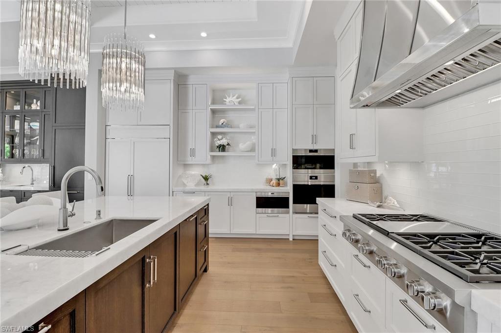 MOORINGS - Residential