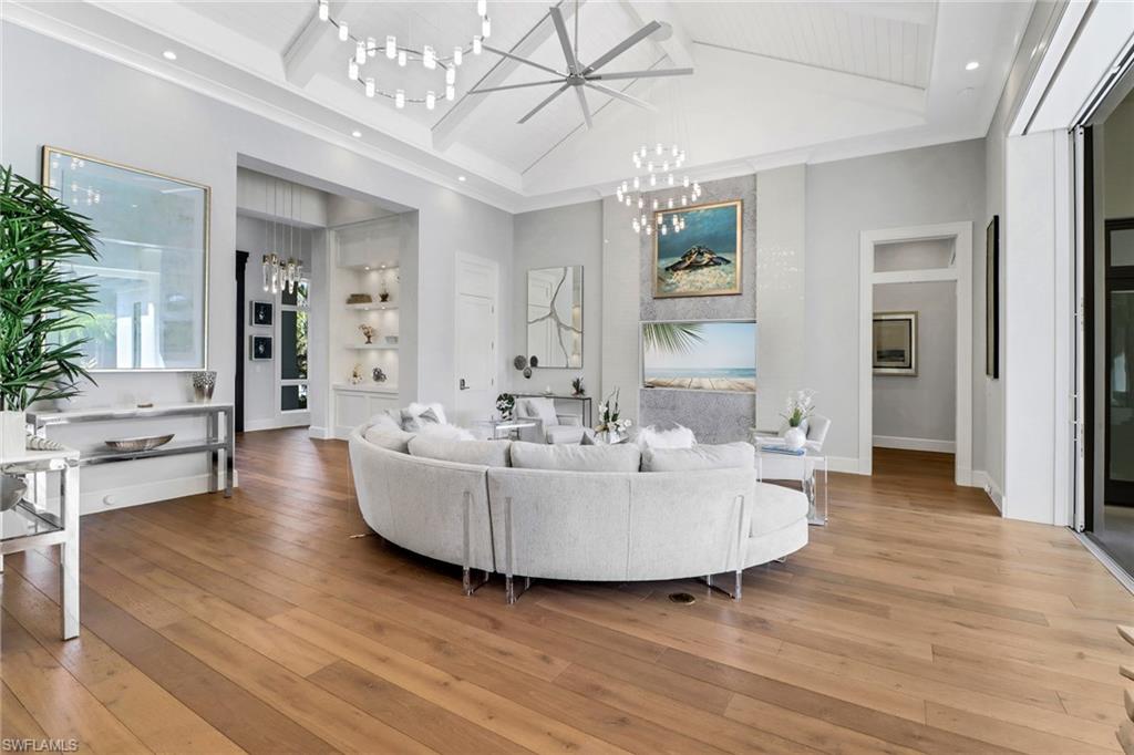 MOORINGS - Residential