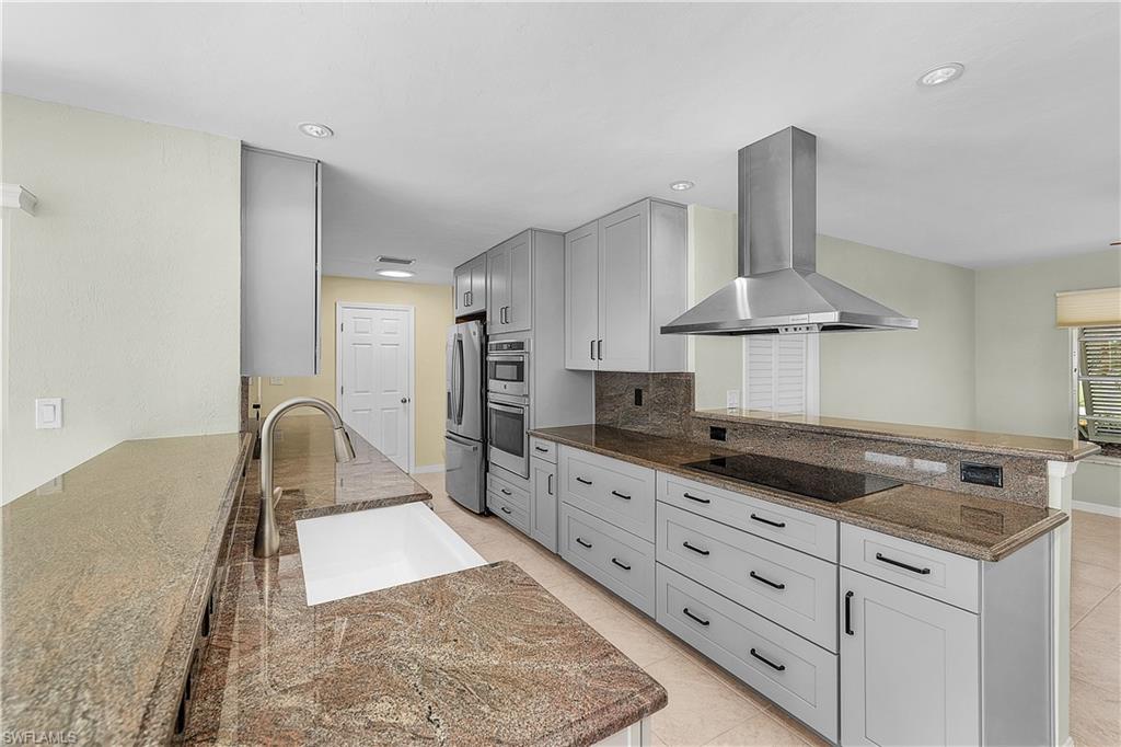 KNIGHTS BOKEELIA ISLE - Residential