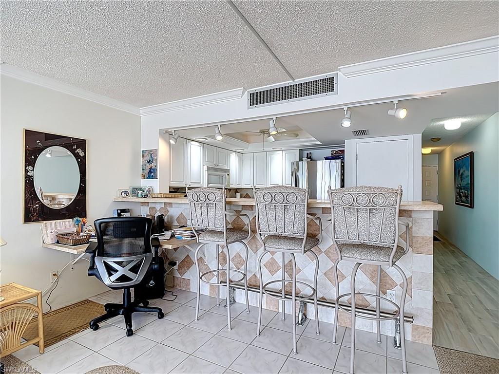 WINDWARD POINT CONDO - Residential