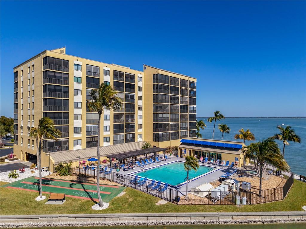 WINDWARD POINT CONDO - Residential