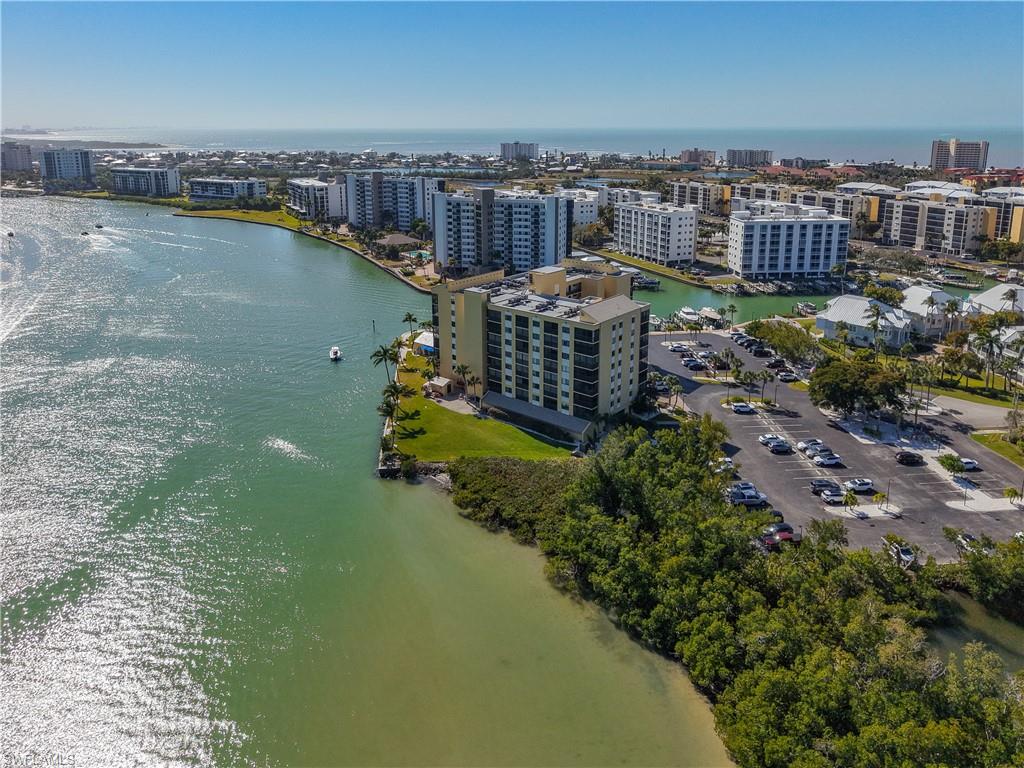 WINDWARD POINT CONDO - Residential