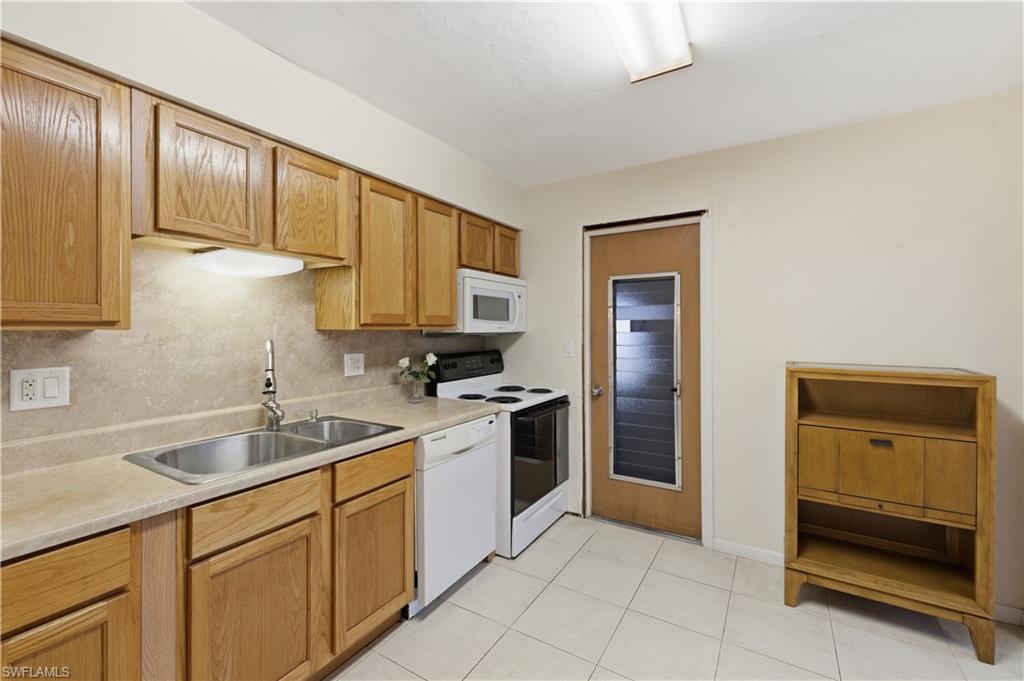 WILLOW LAKE - Residential