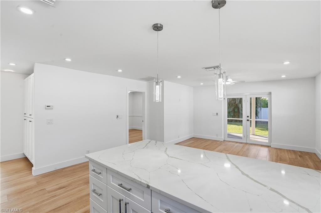 NAPLES PARK - Residential