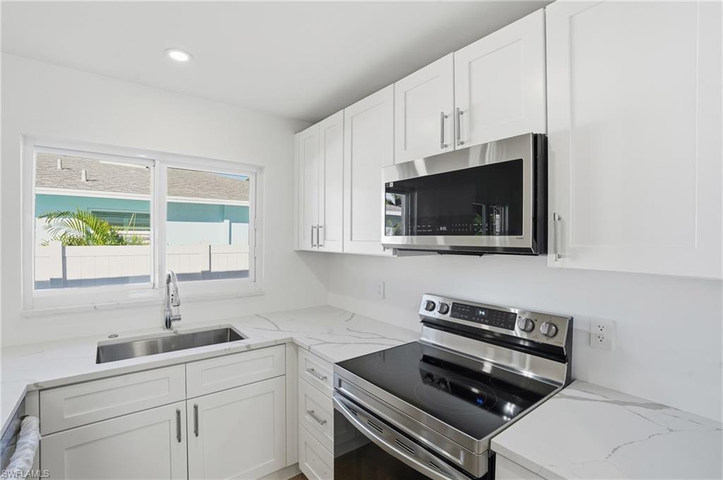 NAPLES PARK - Residential