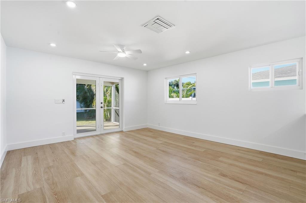 NAPLES PARK - Residential