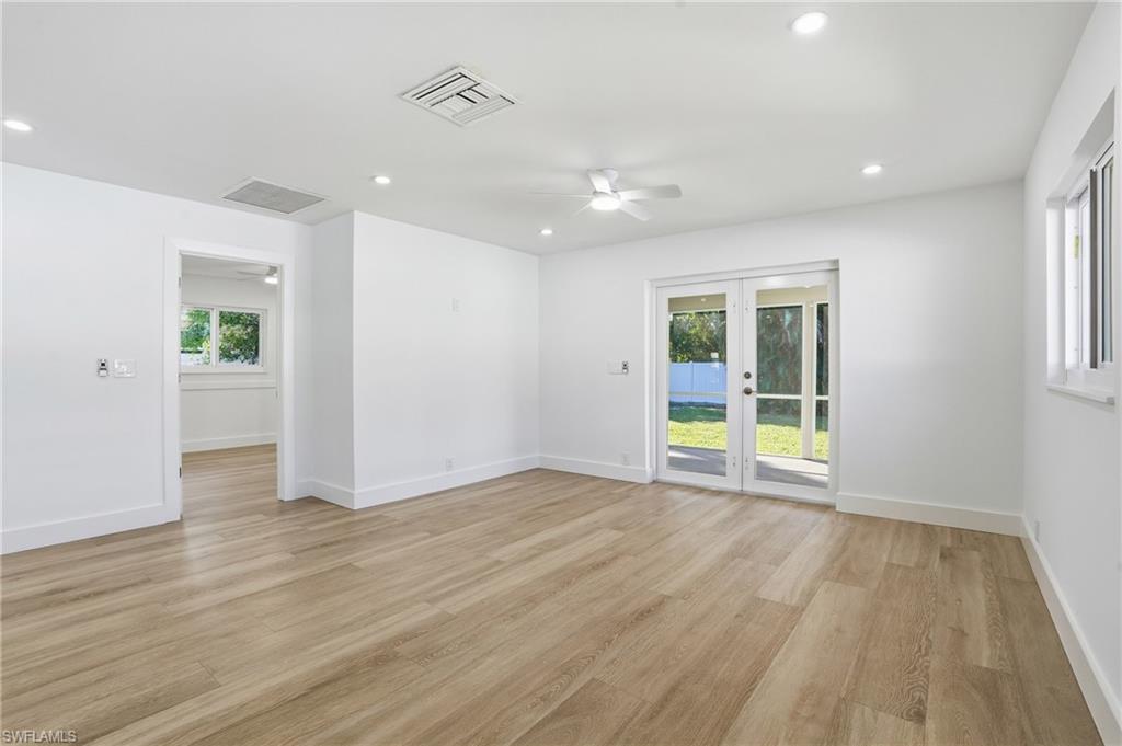 NAPLES PARK - Residential