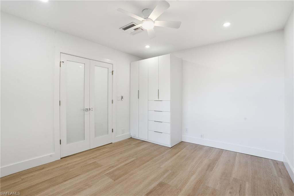 NAPLES PARK - Residential