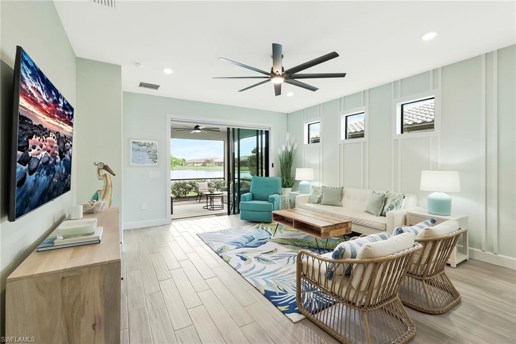 ESPLANADE LAKE CLUB - Residential