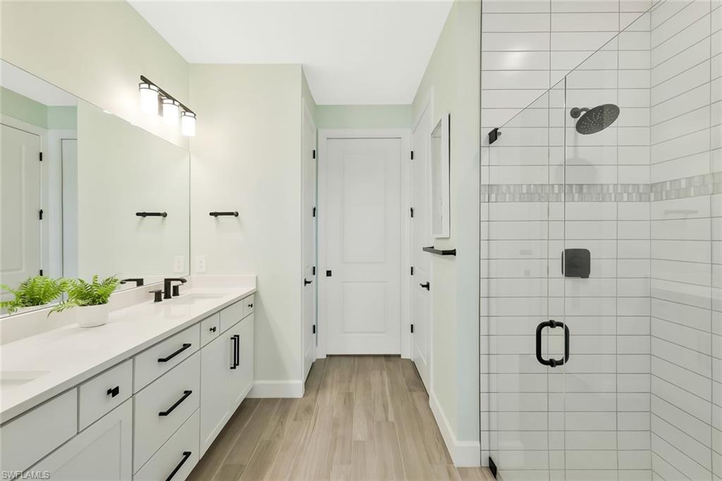 ESPLANADE LAKE CLUB - Residential