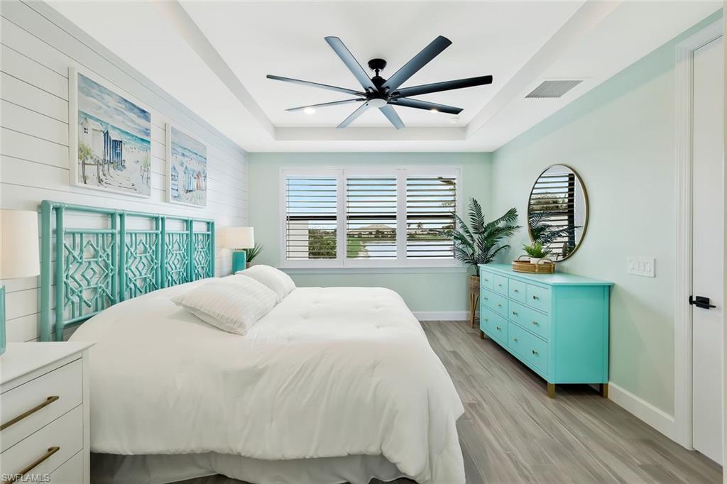 ESPLANADE LAKE CLUB - Residential