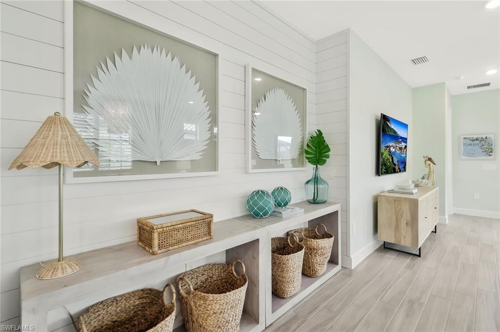 ESPLANADE LAKE CLUB - Residential