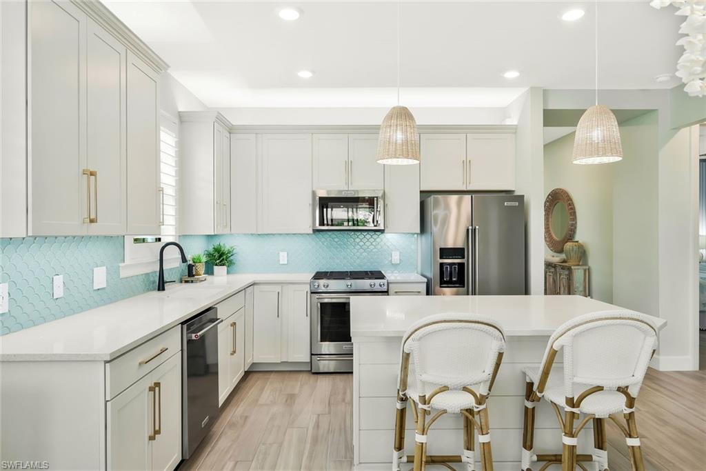 ESPLANADE LAKE CLUB - Residential