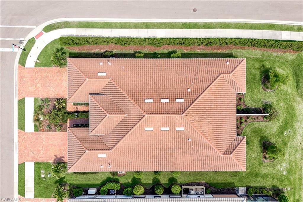 ESPLANADE LAKE CLUB - Residential