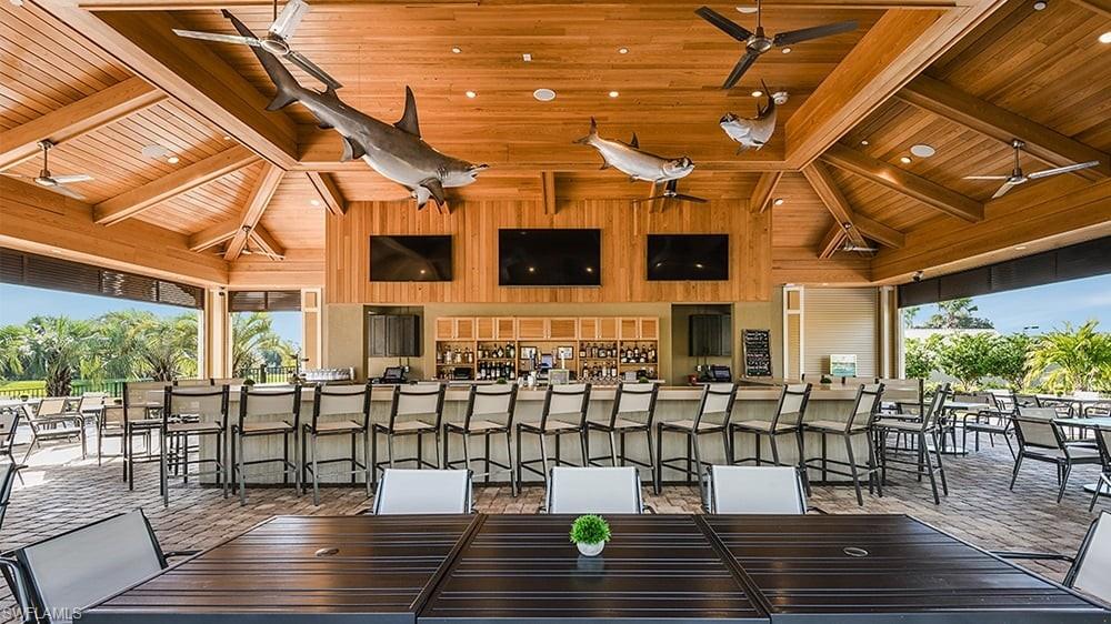 ESPLANADE LAKE CLUB - Residential