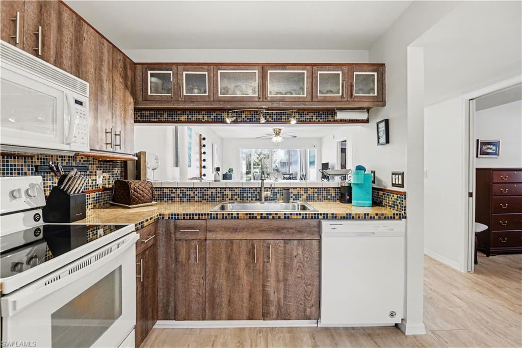 SUMMERLIN TRACE CONDO - Residential