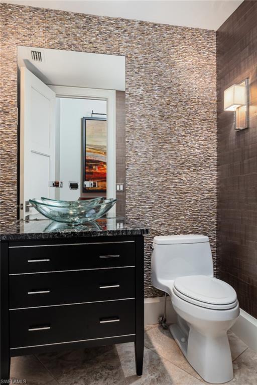 PINECREST AT PELICAN BAY - Residential