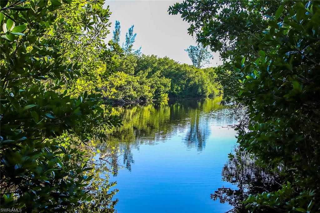 SANIBEL BAYOUS - Residential