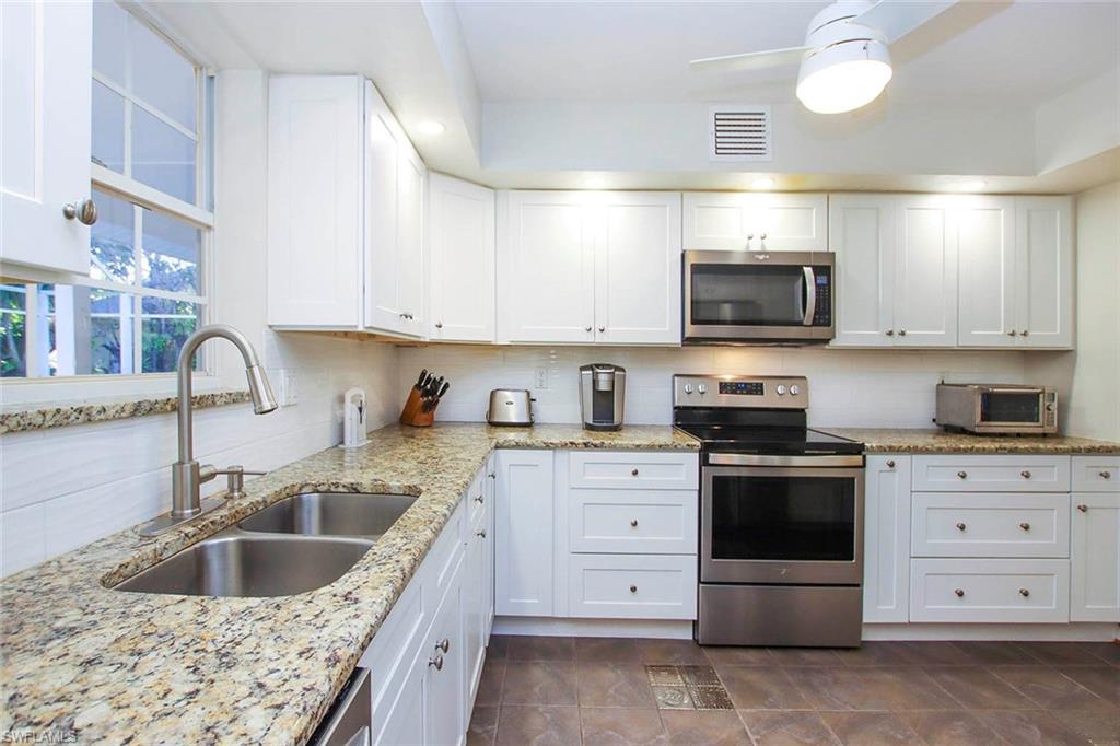 SANIBEL BAYOUS - Residential