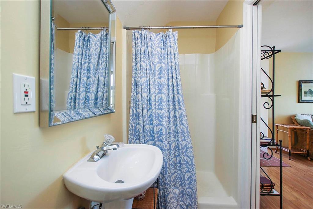 SANIBEL BAYOUS - Residential