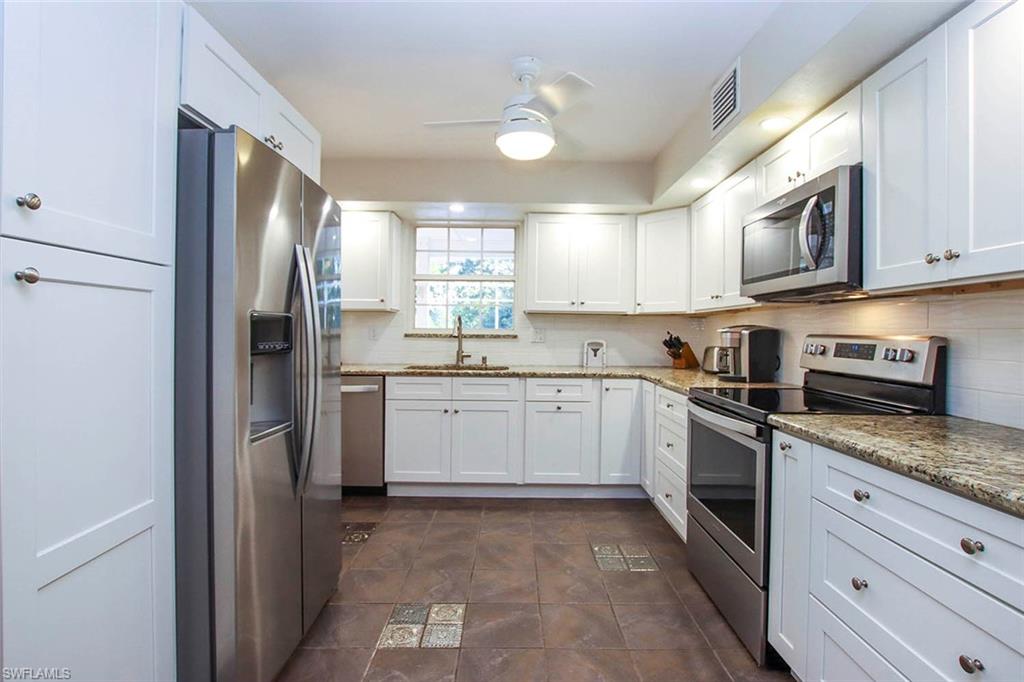 SANIBEL BAYOUS - Residential