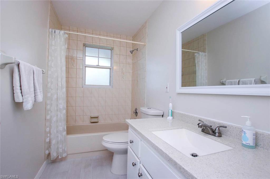 SANIBEL BAYOUS - Residential