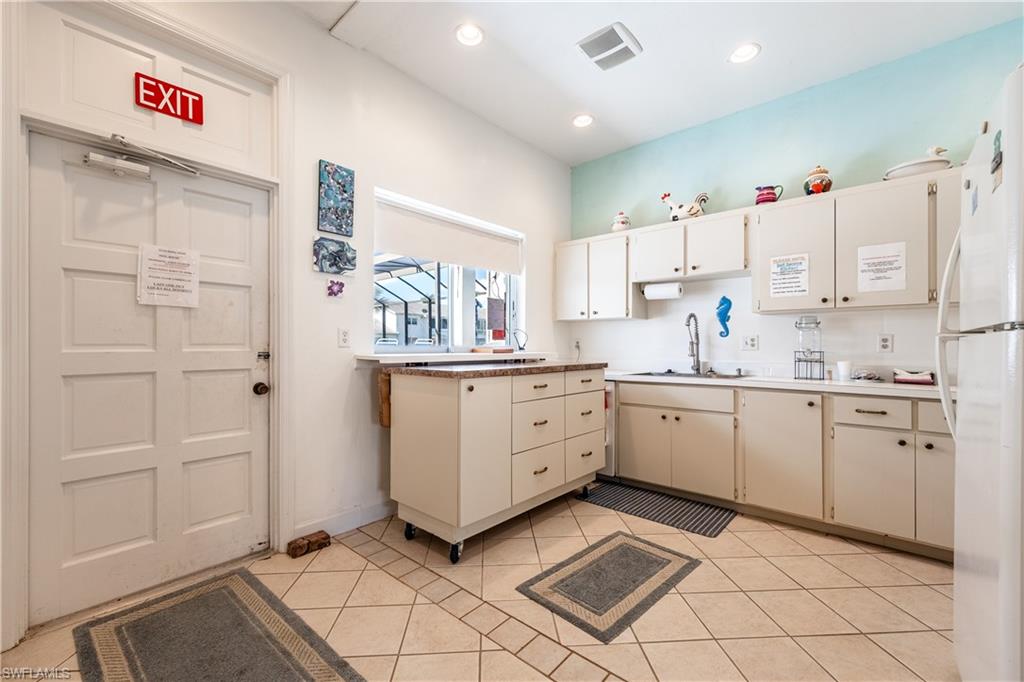 CYPRESS LAKES MANOR SOUTH - Residential