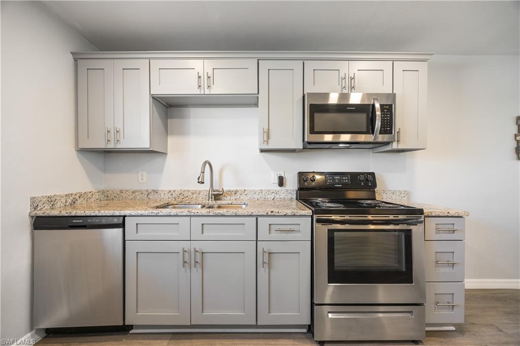 CYPRESS LAKES MANOR SOUTH - Residential