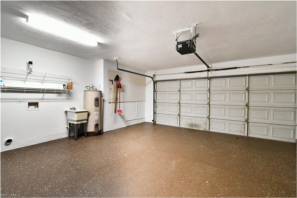 COUNTRY CLUB ESTATES - Residential