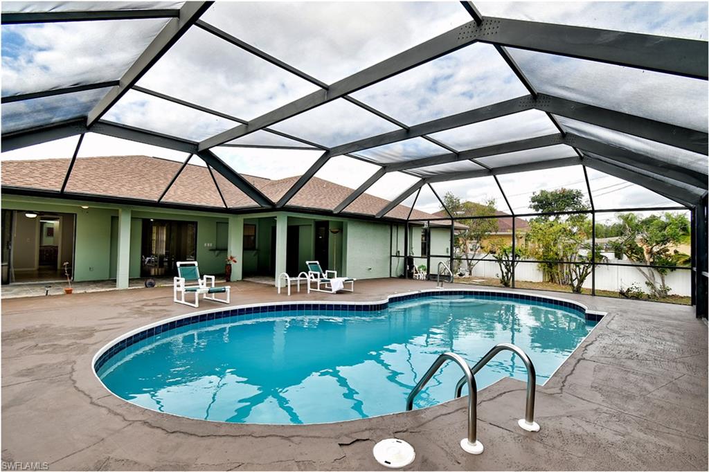 COUNTRY CLUB ESTATES - Residential