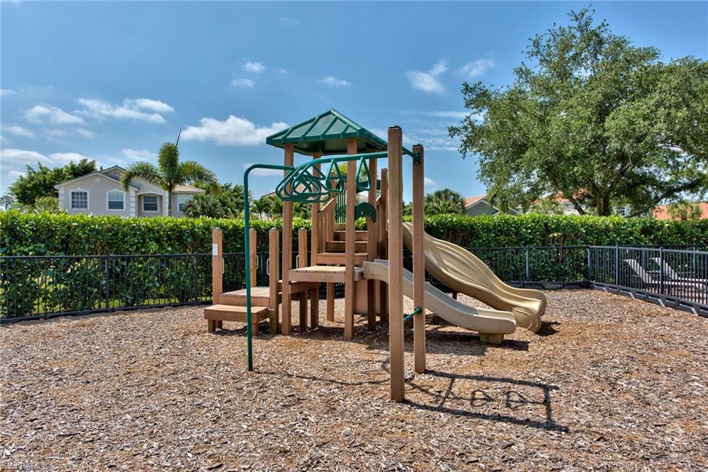 VALENCIA LAKES - Residential Lease