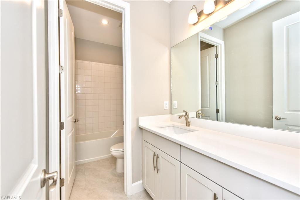 VALENCIA LAKES - Residential Lease